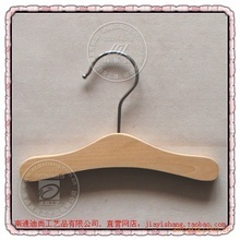 實木寵物衣架促銷：低價批發(fā)，專為愛寵設(shè)計